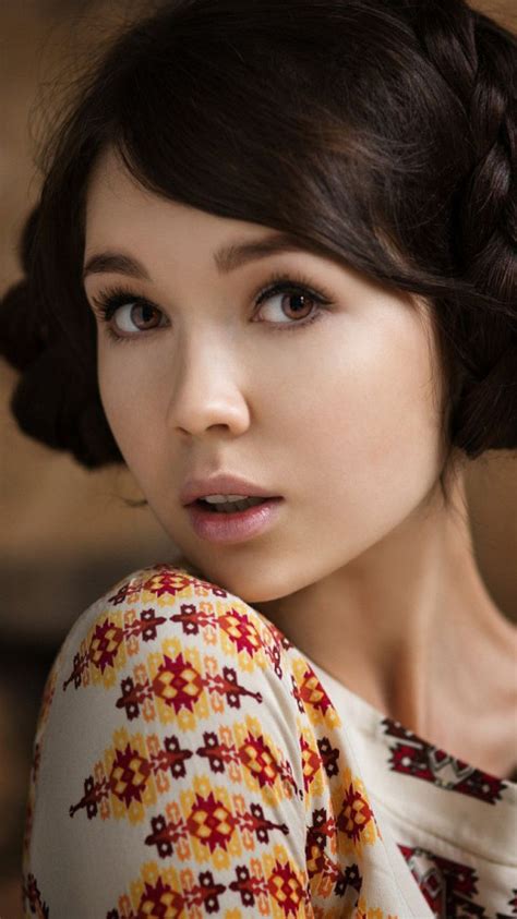 Download wallpaper surprise, brown eyes, beautiful girl, blurred ...