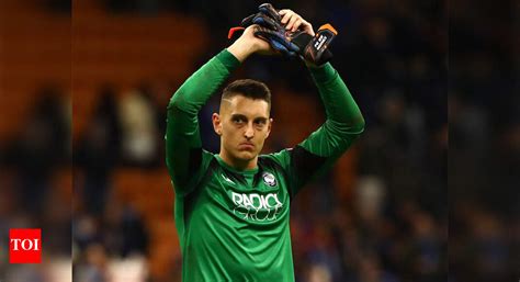Tottenham sign Atalanta goalkeeper Pierluigi Gollini on season-long ...