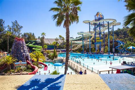 Raging Waters Los Angeles - Go Wandering