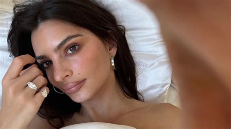 Emily Ratajkowski Engagement Ring: From Paperclip to Symbol