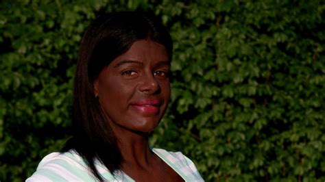 Geständnis: Schwarze Haut erinnert Martina Big an toten Papa | Promiflash.de