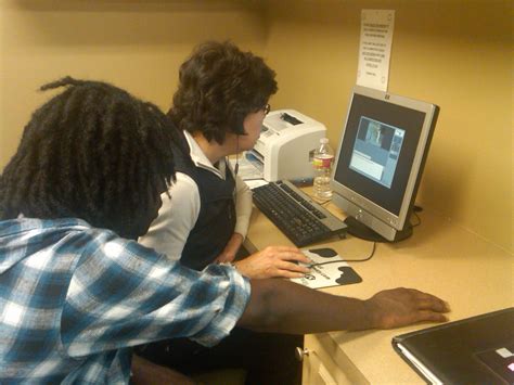 ESL Computer Class 的图像结果