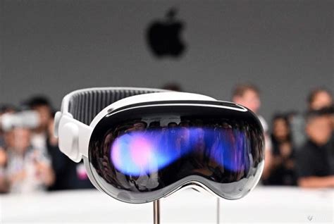 アップルビジョンプロ ゴーグル型…：アップル・勢ぞろいのリンゴたち 写真特集：時事ドットコム