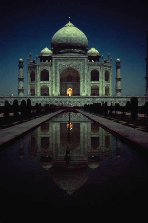 Just 17 very beautiful photographs of the Taj Mahal | Condé Nast ...