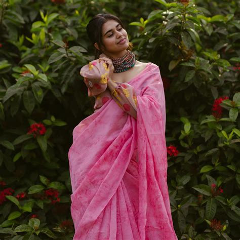 Decoding the Art of Saree Selection: A Guide to Exquisite Attire for E ...