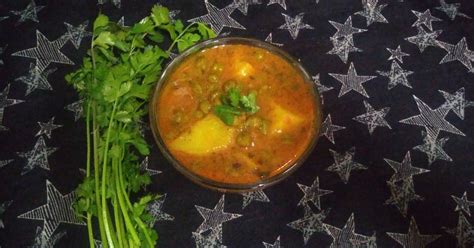 Green Choliya or Aloo ki Sabzi Recipe by Preeti Chawla - Cookpad