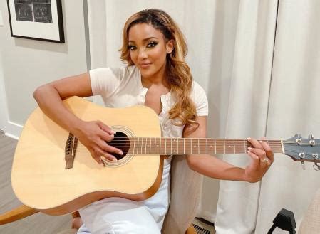 ¿Quién es Mickey Guyton? La cantante que interpretará el himno de ...