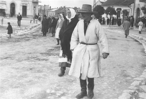 Peasant community in the eastern provinces of the Second Polish ...