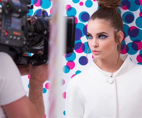 Download wallpaper look, model, camera, brunette, Barbara Palvin ...