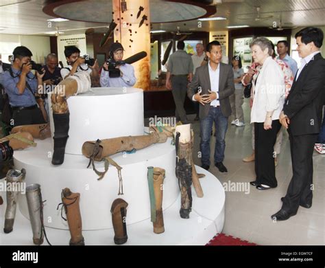 17th parallel north hi-res stock photography and images - Alamy