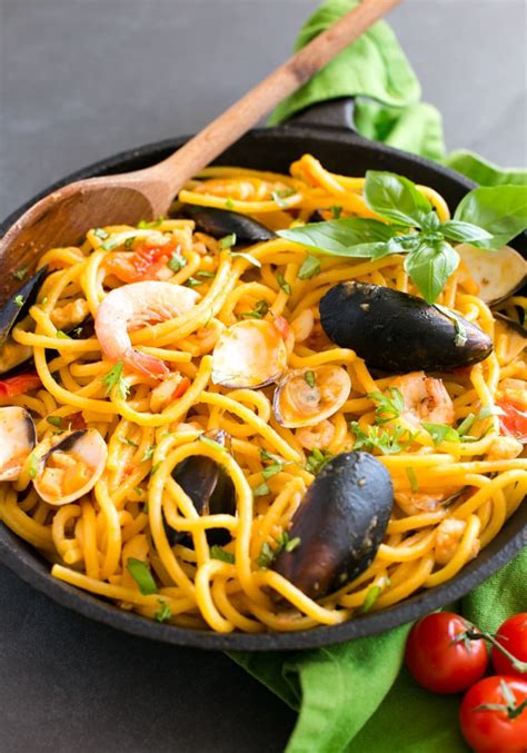 How to Cook Seafood Pasta 的图像结果