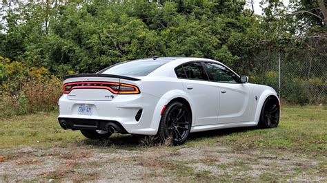 2020 Dodge Charger SRT Hellcat Widebody Review | AutoTrader.ca