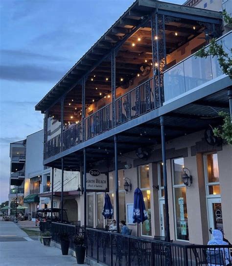 200 North Beach Restaurant | Bay St Louis, MS 39520