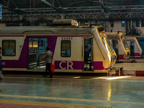 Local Train Local Train 的图像结果