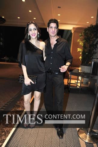 DJ Aqeel Entertainment Photo DJ Aqeel with wife Farah K...