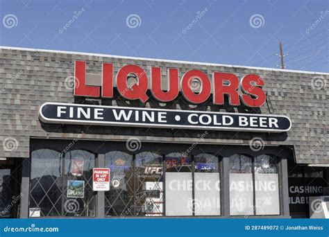 Liquor Store Offering a Variety of Fine Wines and Cold Beer. Display ...