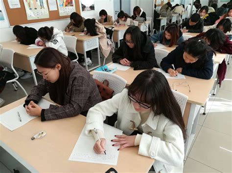 襄阳长春外国语学校