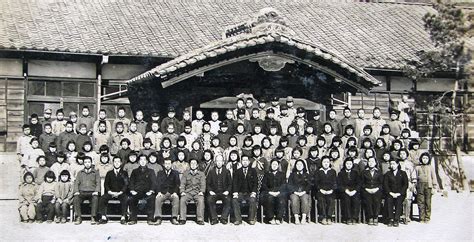 GO! GO! 嵐山 3 : 古い写真 七郷国民学校6年生 1947年