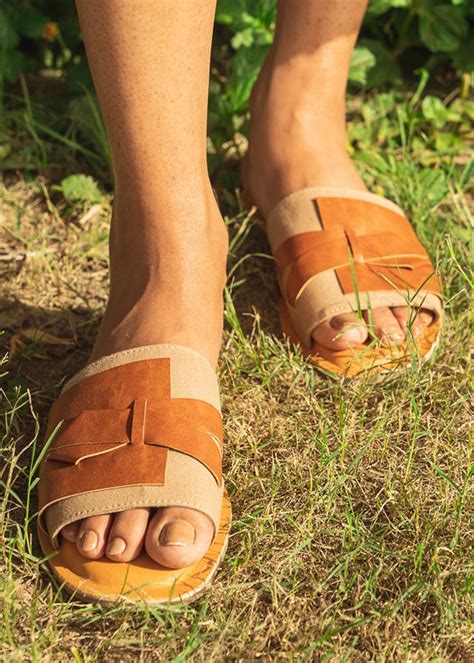 Get Cross Over Flap Detail Vegan Slides at ₹ 2000 | LBB Shop