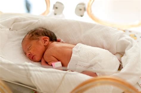 Babies Born at 33 Weeks | New Health Advisor