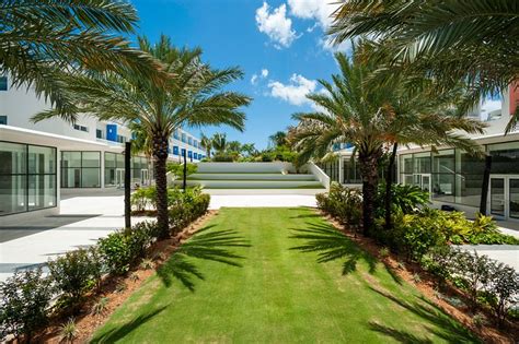 THE GROVE (Grand Cayman, Cayman Islands - West Bay) - Specialty Inn ...