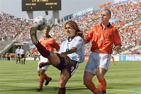 满满的回忆！回顾阿根廷荷兰世界杯对阵过往瞬间-直播吧