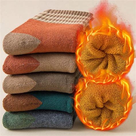 1 Pair Of Women's Color Blocked Striped Velvet Towel Socks, Maillard ...