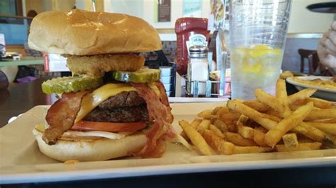 VILLAGE INN, Fargo - Menu, Prices & Restaurant Reviews - Tripadvisor