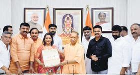 Hyderabad Mayor meets UP CM Yogi, shares GHMC drives