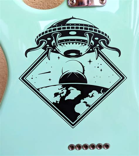 Alien Seahawk Decal 的图像结果