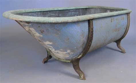 Antique Late 19th Century Zinc and Cast Iron Bathtub at 1stDibs ...