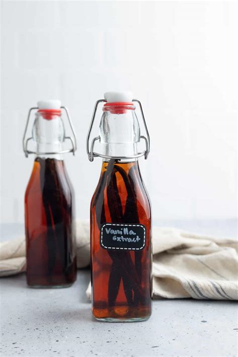 Homemade Vanilla Extract - With Sweet Honey