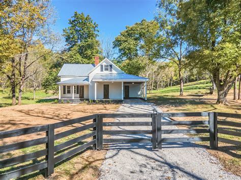 C.1930 Tennessee Farm For Sale on 70 Acres $899,000 - Country Life Dreams