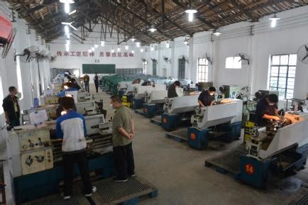 荆州市第十四届中等职业学校专业技能大赛机械加工赛项在我院举行-荆州技师学院