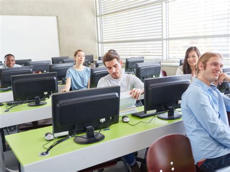 Easy Tech Computer Class 的图像结果