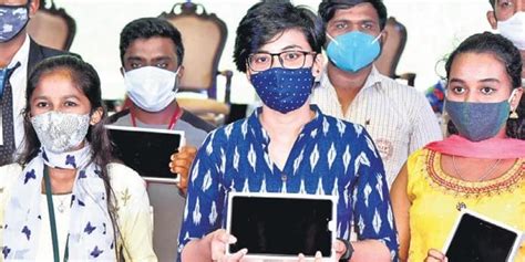Karnataka govt launches tablet PC scheme for 1.5 lakh students | Gohash