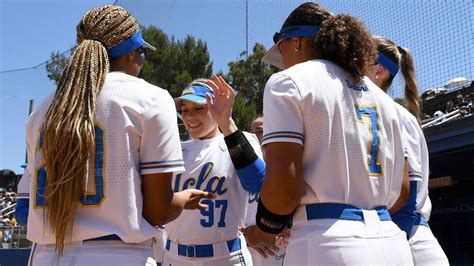 1 thing (or more) to know about every college softball team in the 2022 ...