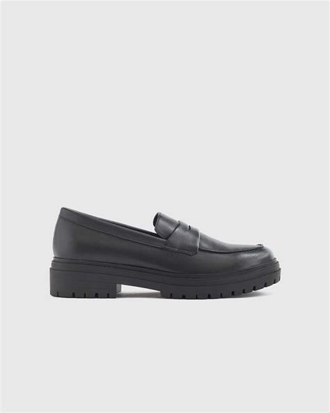 Italian Leather Lug Sole Loafer in Black