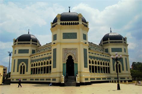 Masjid-Raya-Medan-1 » Boleh Merokok
