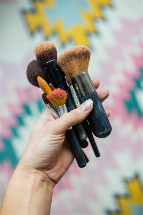 How to Clean Makeup Brushes Properly for Healthier Skin