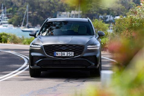 2025 Genesis GV70 review | CarExpert