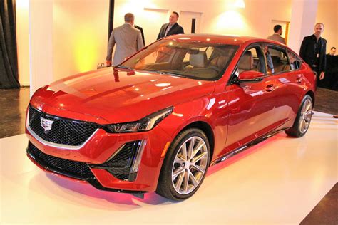 2020 Cadillac CT5 Seeks Overachiever Status - Motor Illustrated