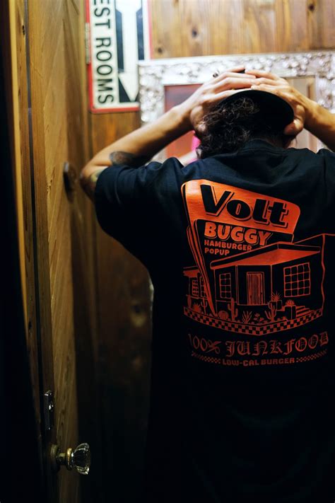 VOLT×BUGGY " 100% JUNK FOOD TEE " Black | VOLT local authentic store
