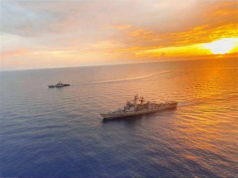 INS Tabar hosts flag hoisting ceremony in the UK on India's 75th ...