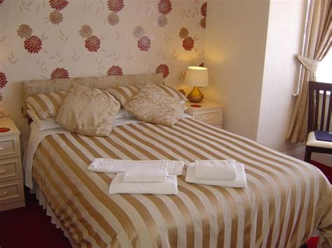 IVERNIA HOTEL (Skegness) - Hotel Reviews, Photos, Rate Comparison ...