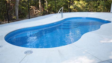 21 Small Inground Pool Ideas for All Budgets | Small inground pool ...