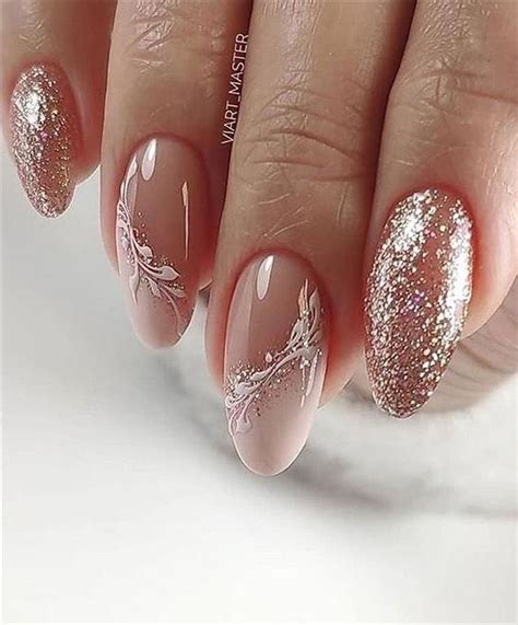 Stunning Short Nail Designs to Steal the Show on Your D-Day