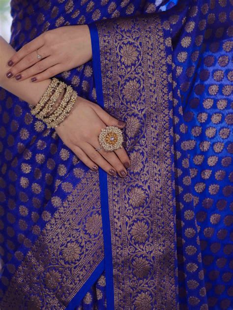 Banarasee Handwoven Georgette Saree With Zari Buta Design & Floral Bor