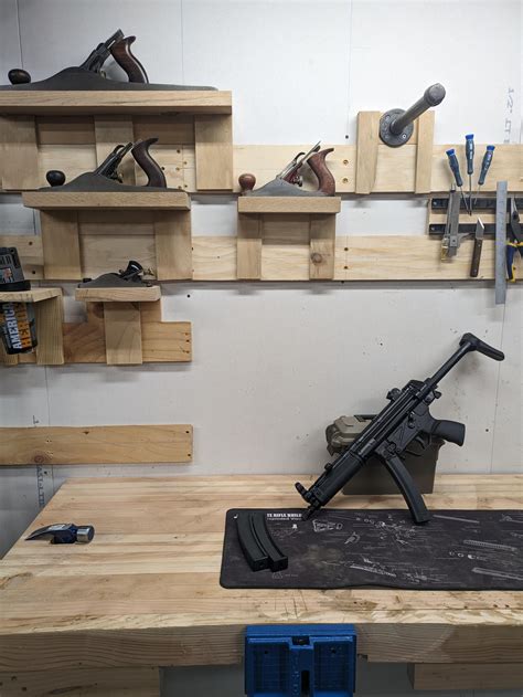 MP5: Roller-Delayed Blowback subgun