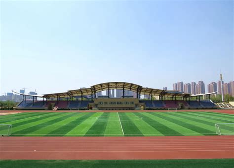 济南首批72所学校体育场对居民开放_新浪山东_新浪网